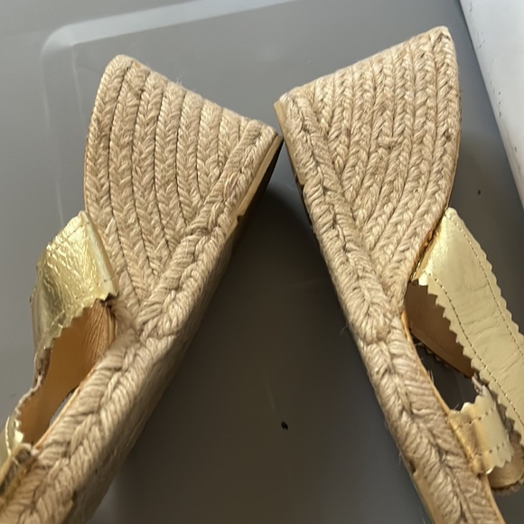 🐝 Bogo ⭐️ Michael Kors Sz 8 gold leather tan straw wedges sandals - Picture 4 of 11